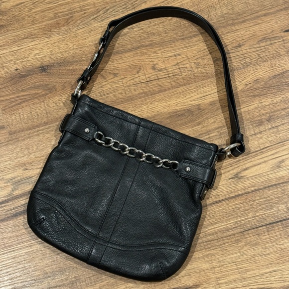 EUC Coach Black Pebbled Leather Convertible Chain‎ Crossbody F19722 - Picture 2 of 7